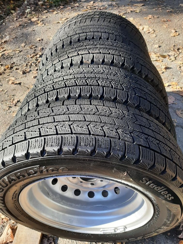 Колеса , шины , диски в сборе на ВАЗ 175/70 R 13 под хром колпаки