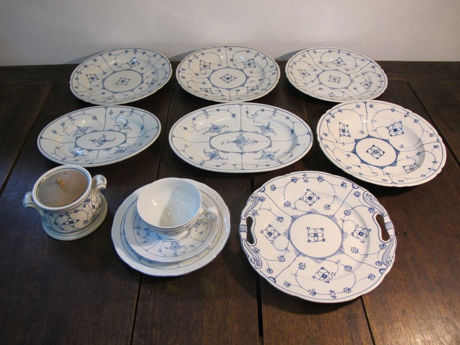 Talerz, patera Rauenstein Strohblume Indisch Blau wzór słomiankowy