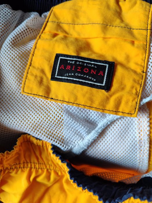 Продам чоловічі стильні шорти.