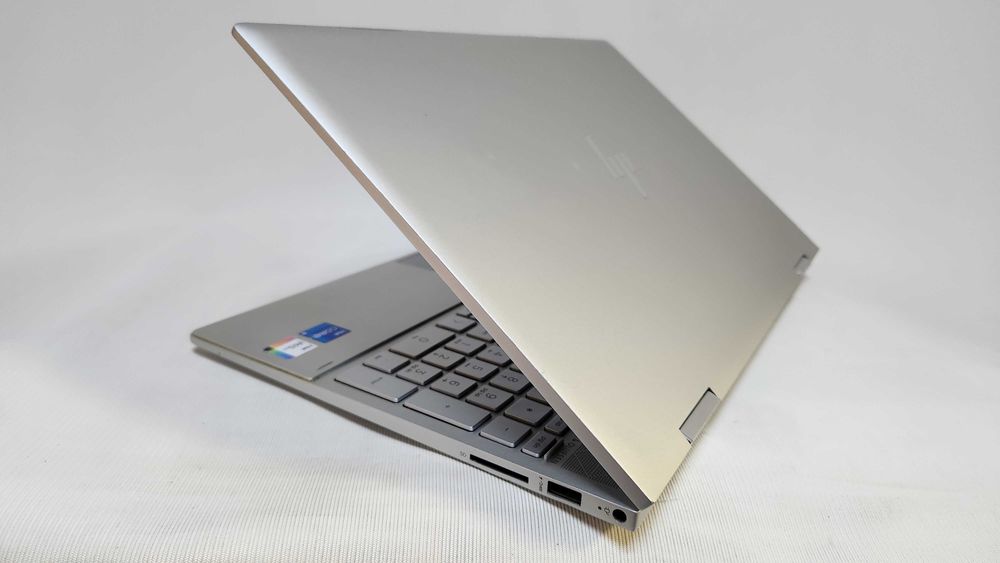 15.6" HP ENVY x360  8GB 256GB  i5-1135g7 Intel iris XE Graphics  4GB