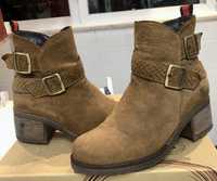 Botins em camurça 37 cor camel