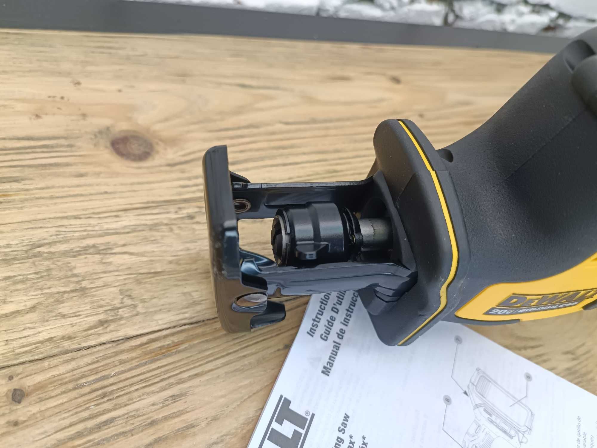 Акумуляторна бесщіточна сабельна пила DeWalt DCS369 20v Оригінал з США
