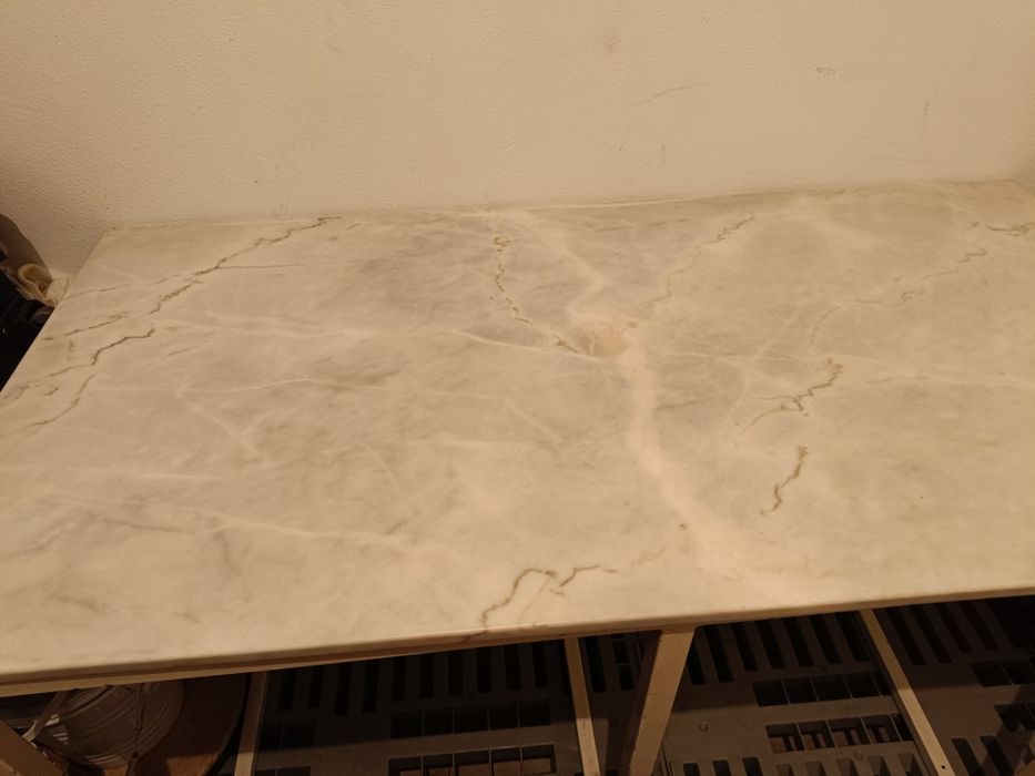 Mesa de ferro com pedra mármore