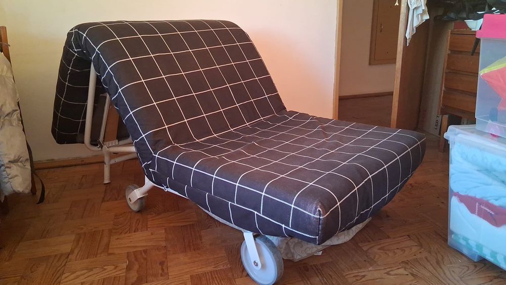 Sofá cama com rodinhas