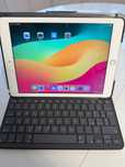 Apple iPad 32GB + Etui Logitech Slim Folio