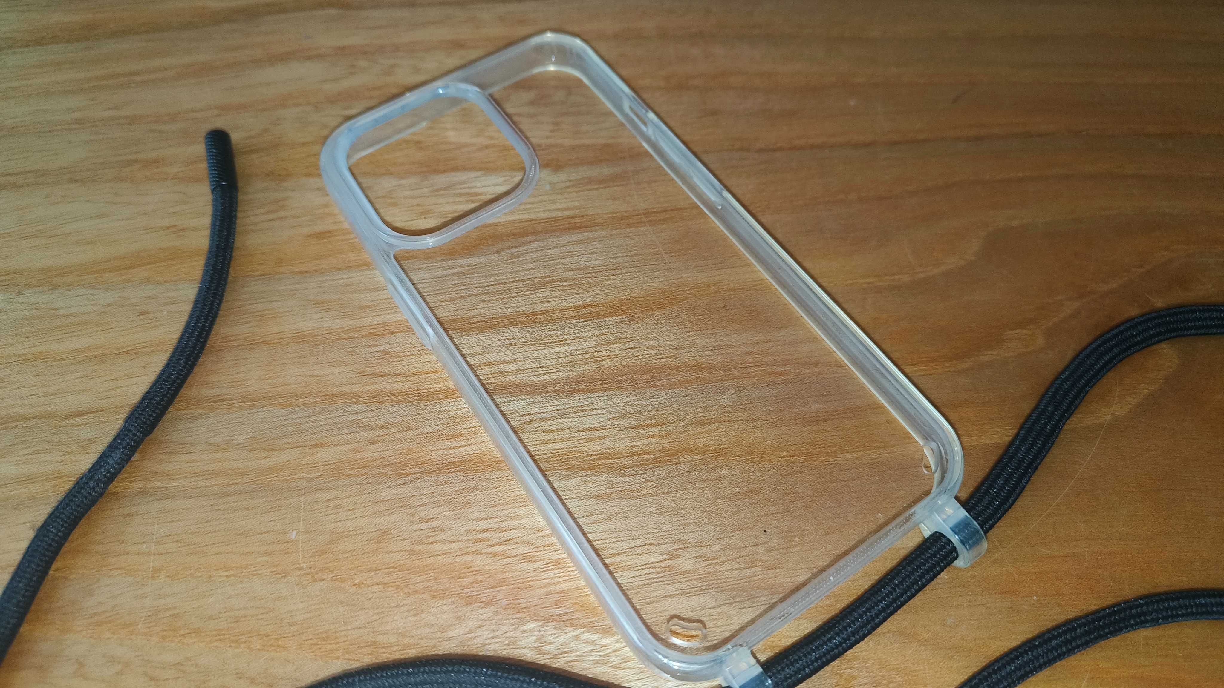 Etui z sznurkiem do Apple iPhone 13 Pro jak nowe
