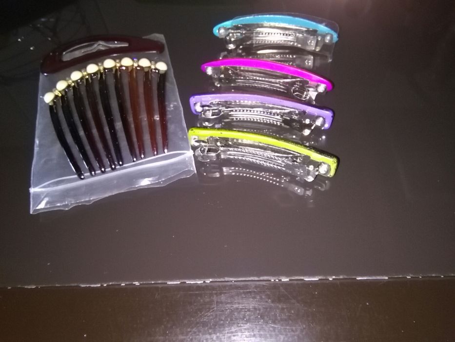 Ganchos com Glitter Roxo,preto,azul ePérolas,banana cabelo prateada.