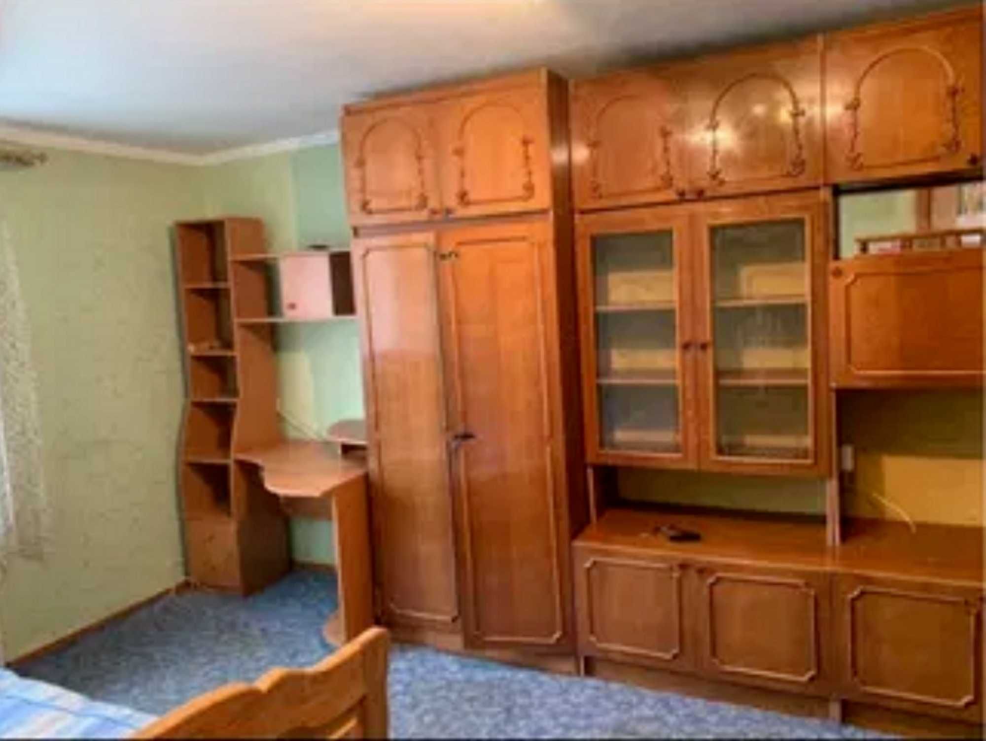 Продається кімната в блок секції гуртожитку.