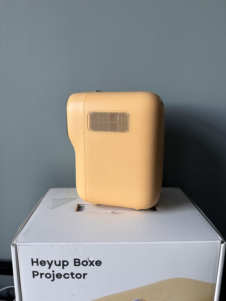 Projektor heyup boxe projector w ksztalcie minionka