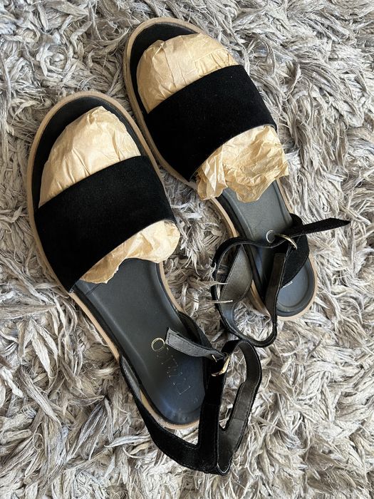 Czarne sandały ryłko