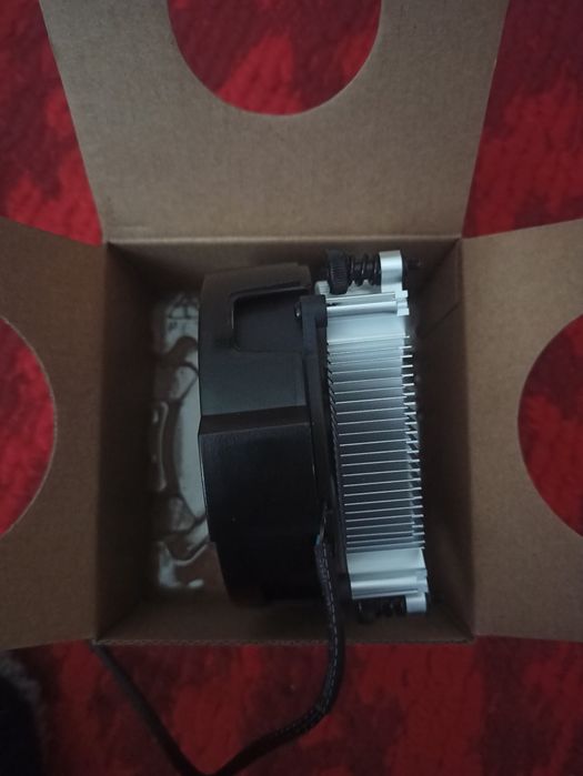 Боксовый кулер новый