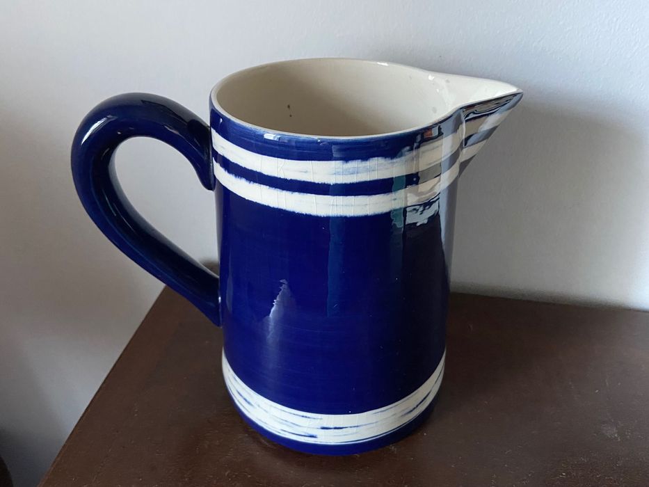 Jarra de loiça azul