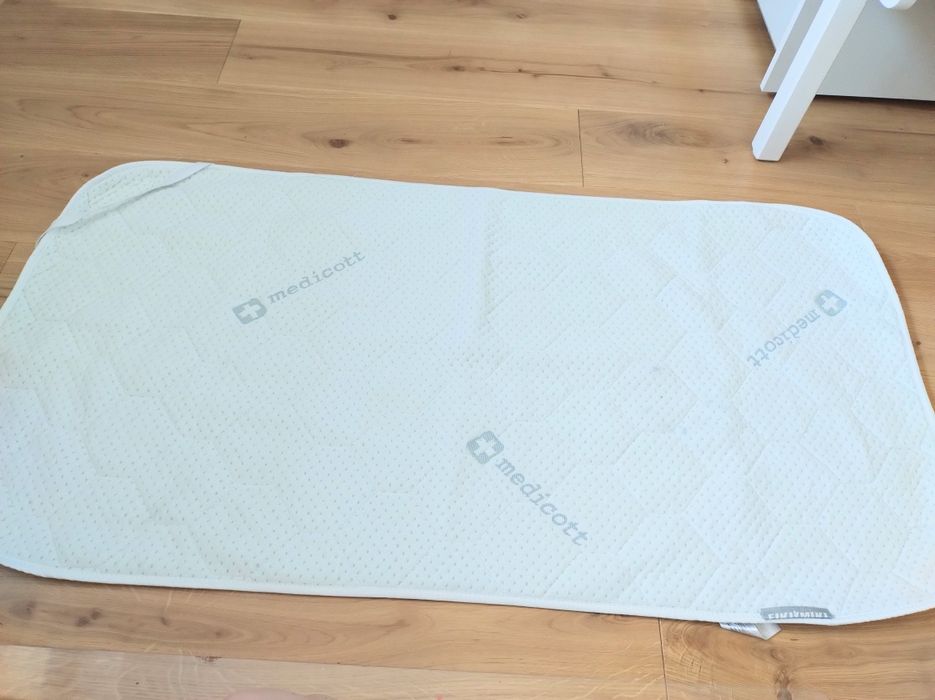 Ochraniacz na materac 110x60