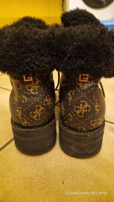 Botki zimowe GUESS 40