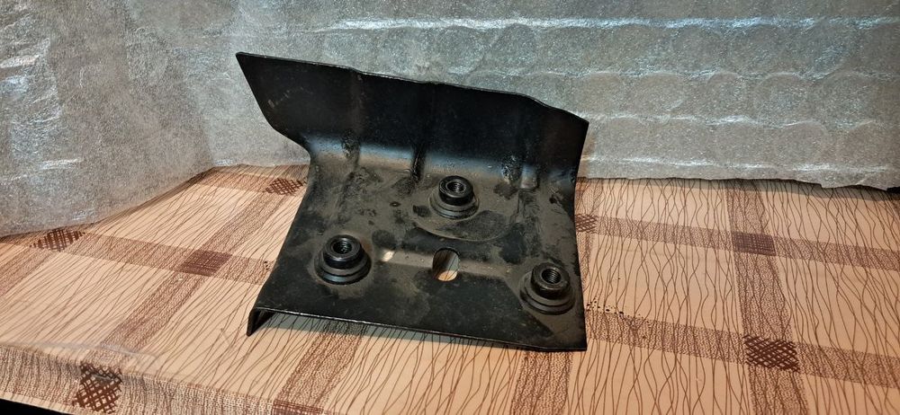 Площадка кронштейна краба левая ВАЗ 2108 2109 2114 2115