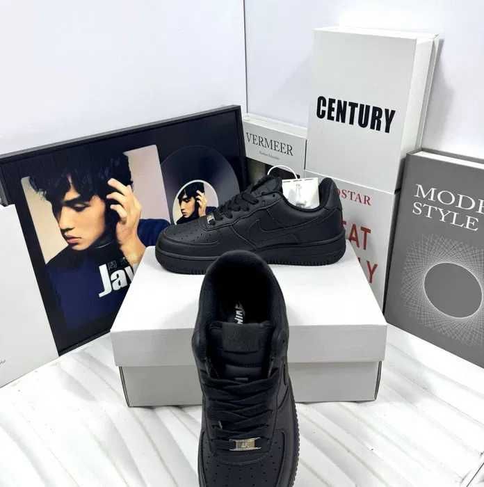 Buty Trampk Nike Air Force 1 Low '07 Black R.37.5