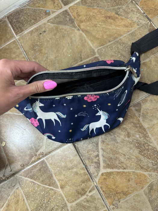 Бананка з єдинорогами