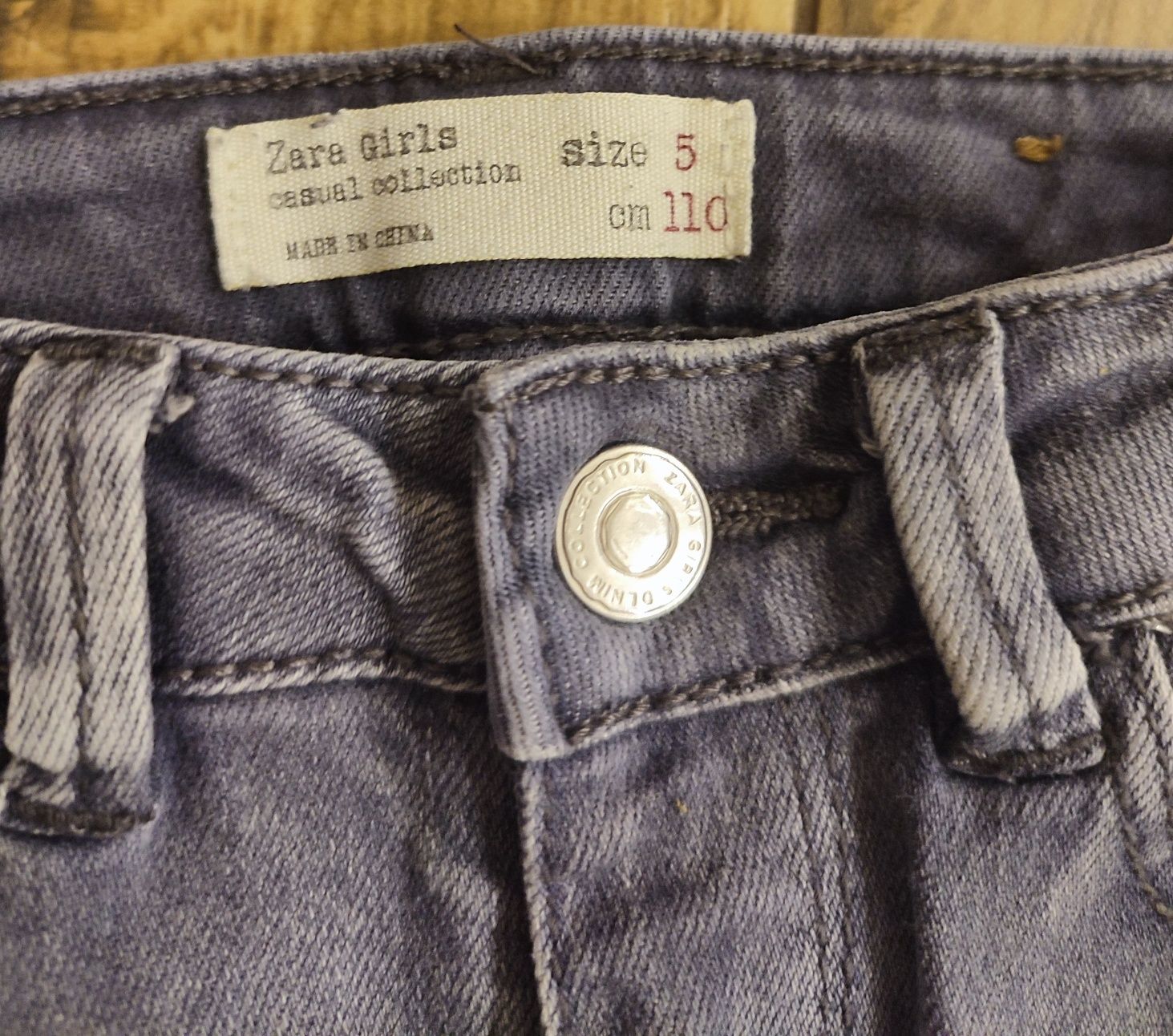 Spodnie jeansowe przetarcia Zara rozmiar 110