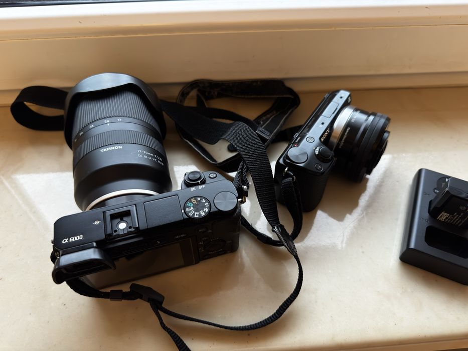 Sony a6000 + tamron 17-50, sony nex 5 + kit 16-55