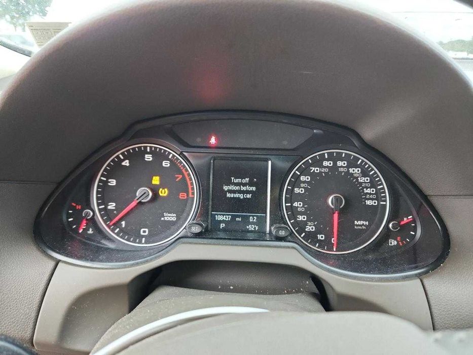 ауді  Q5 2015 авто в дорозі