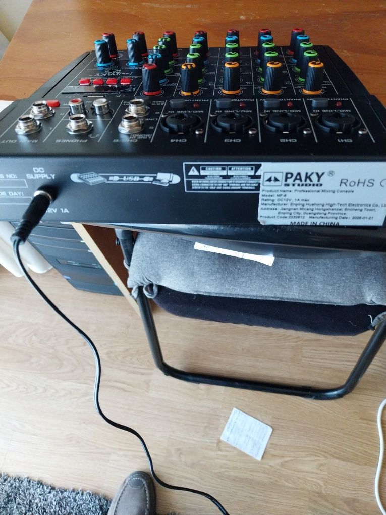 Vendo mesa nova em caixa