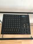 Mikser Boss BX-8, 8-kanałowy,stereo, analogowy