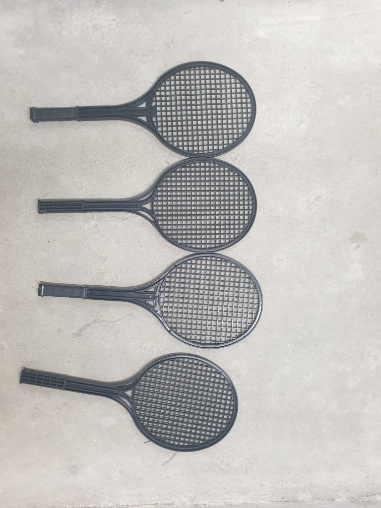 4 rakiety tenisowe