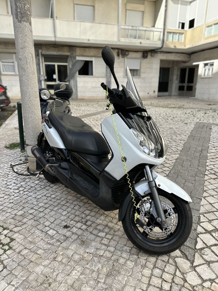 Yamaha Xmax 250