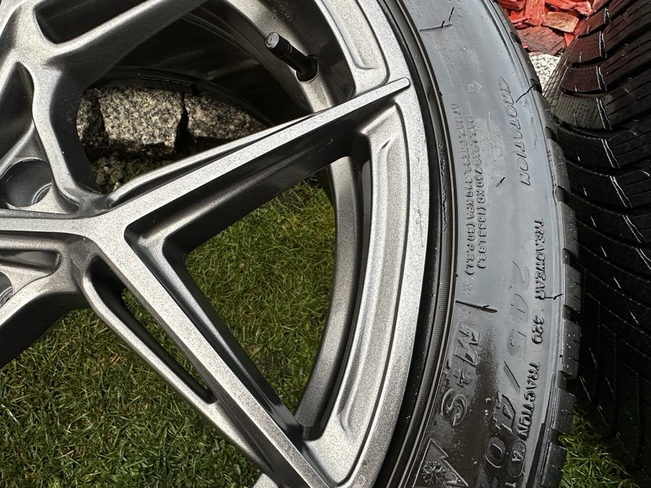 Felgi aluminiowe z oponami