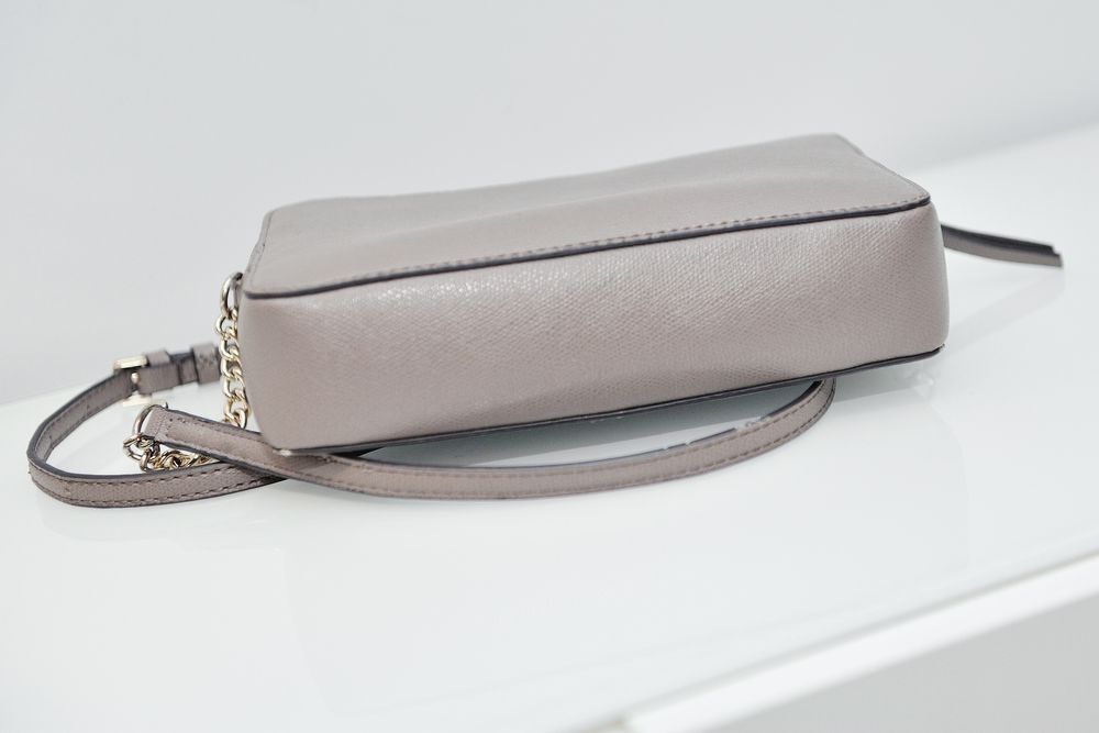 Listonoszka GUESS