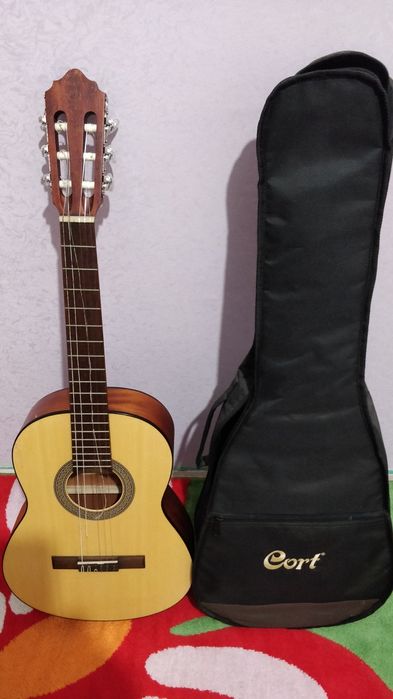 Продам класичну гітару 3/4 Cort AC70 OP