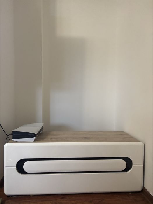 Szafka rtv w bardzo dobrtm stanie. Dlugosc 118 szerokosc