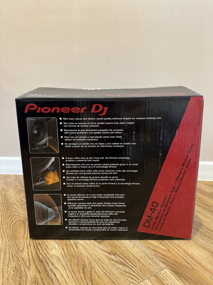 Монітори Pioneer DM 40