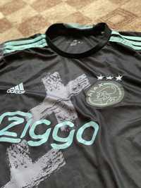 Футбольна футболка adidas Ajax