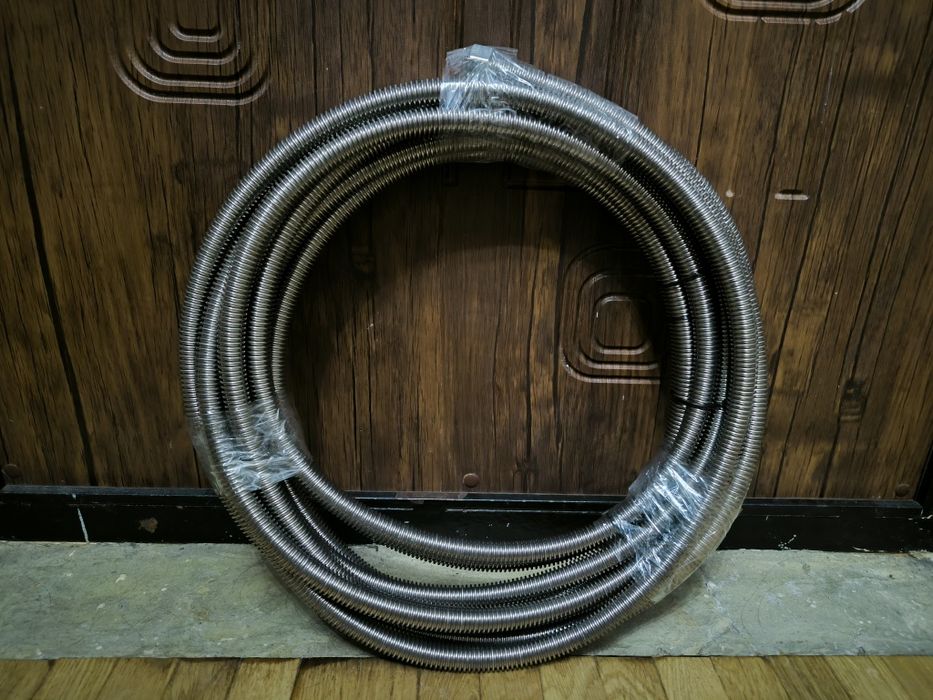 Гофрована труба, 10метрів, нержавійка, з гайками 1/2"
