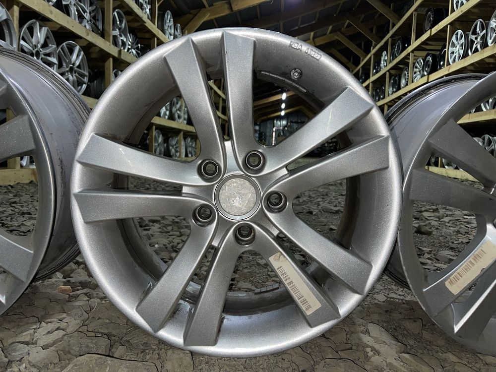 Титани VW T5 Traffic VIVARO 5/120 R17 8J ET38 ідеал