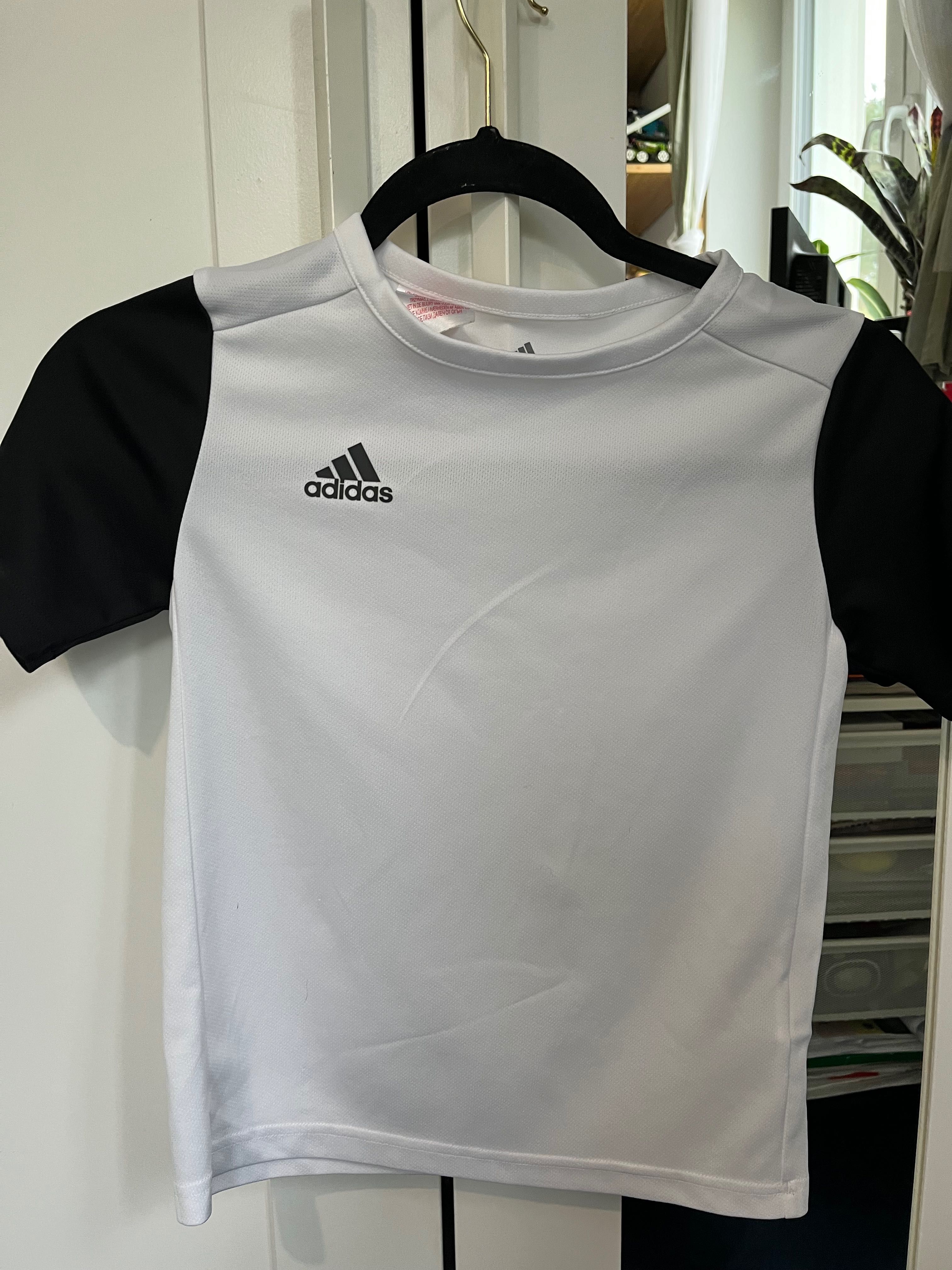 T- shirt Adidas , rozmiar 140