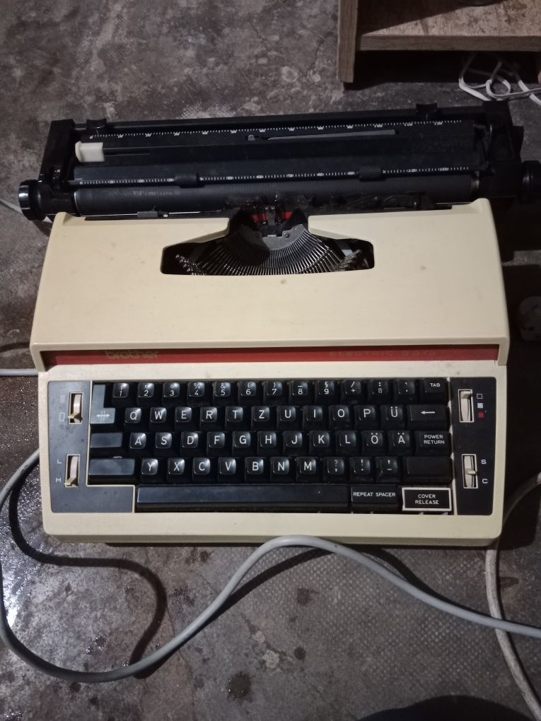 Maszyna do pisania Brother Electric 5513 !!