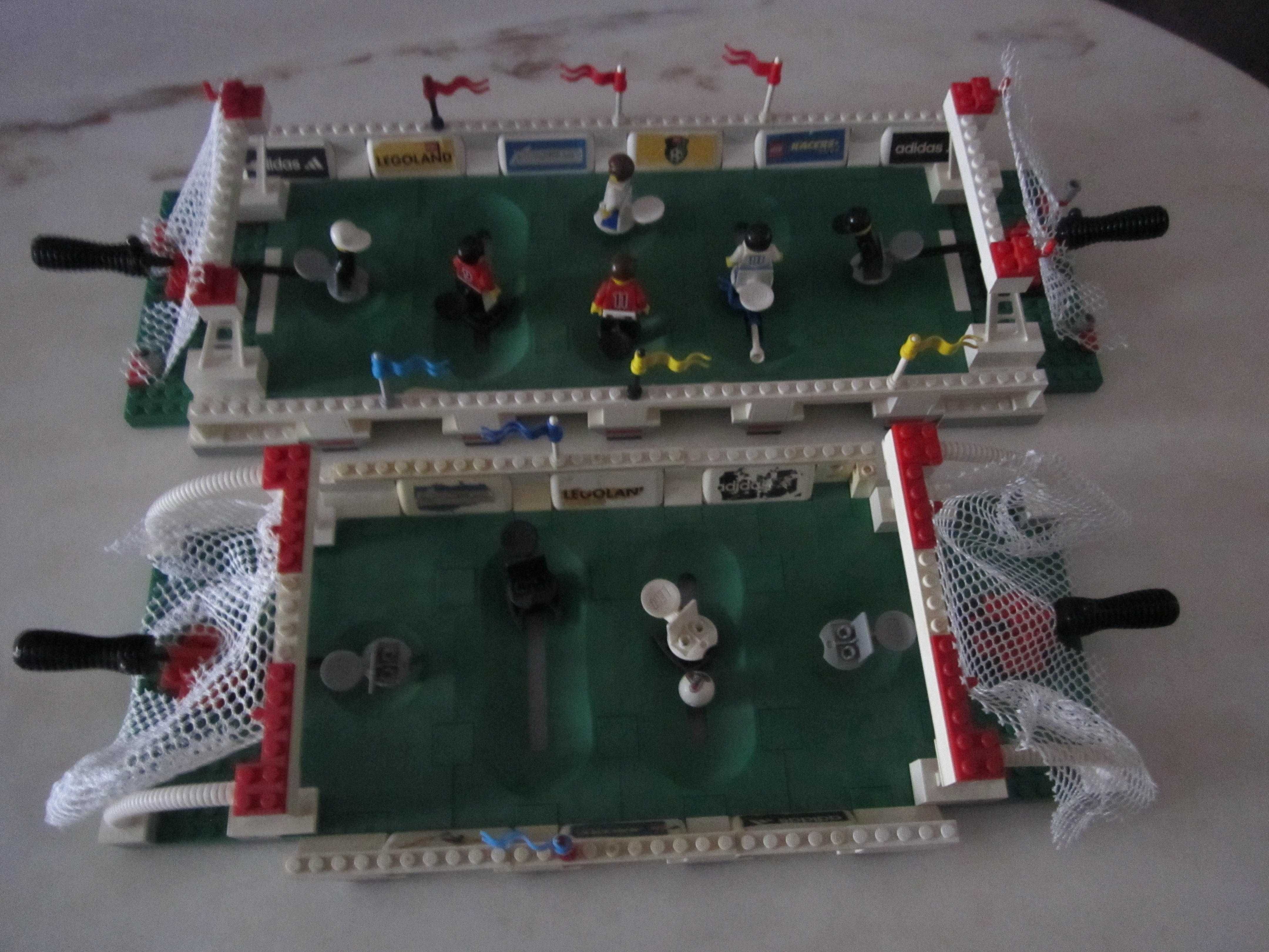 2 campos de futebol LEGO