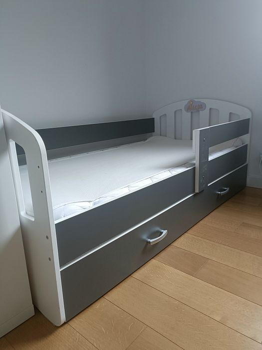 Łóżeczko dziecięce z materacem roz 160/80