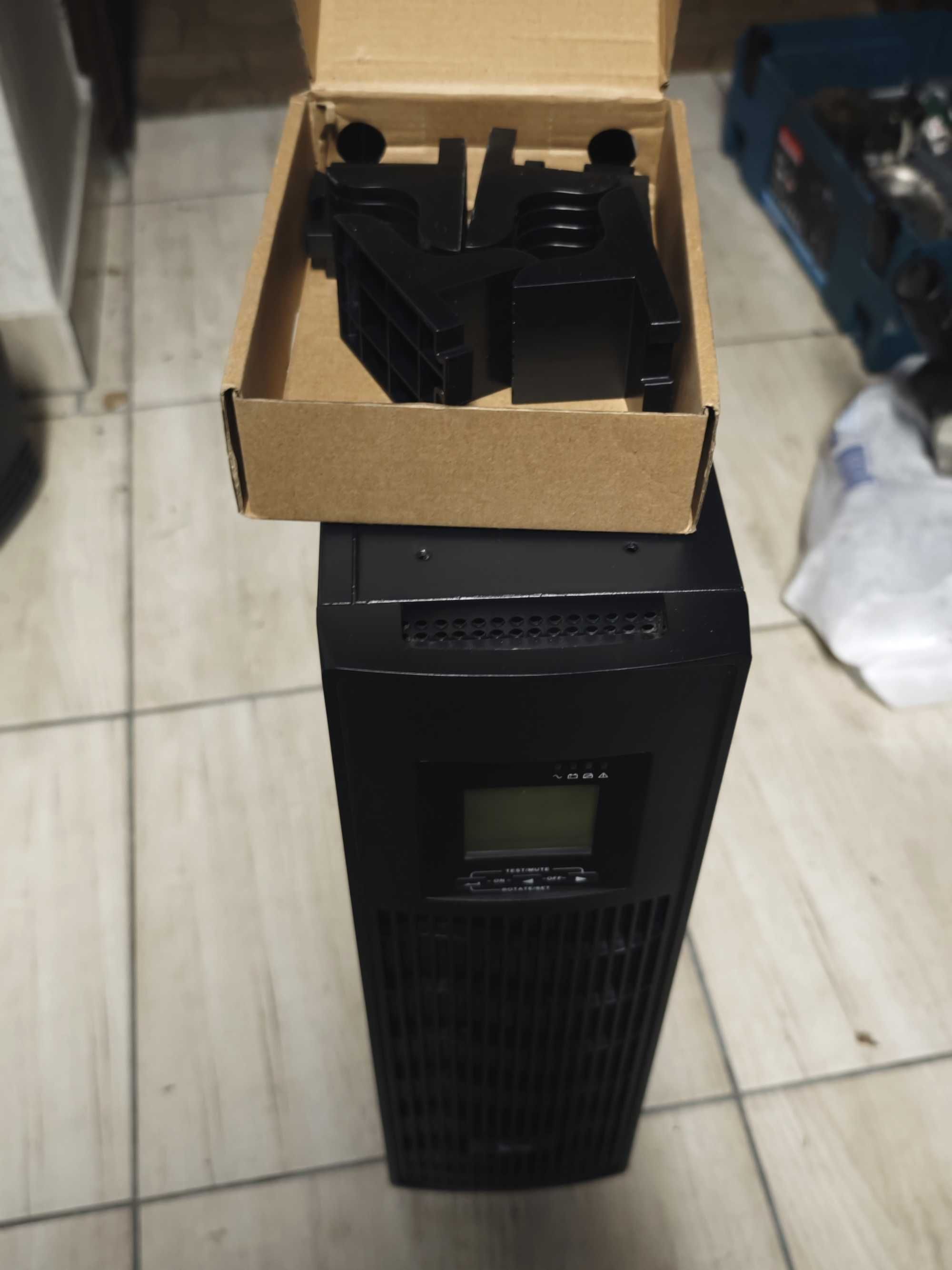 UPS RTS-LI-2K0-3U-LCD-3X9 IPS pełny sinus 2000VA 1600W nowe baterie!