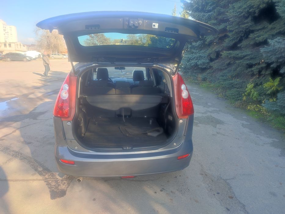 Продам Мазду 5 Гарний стан