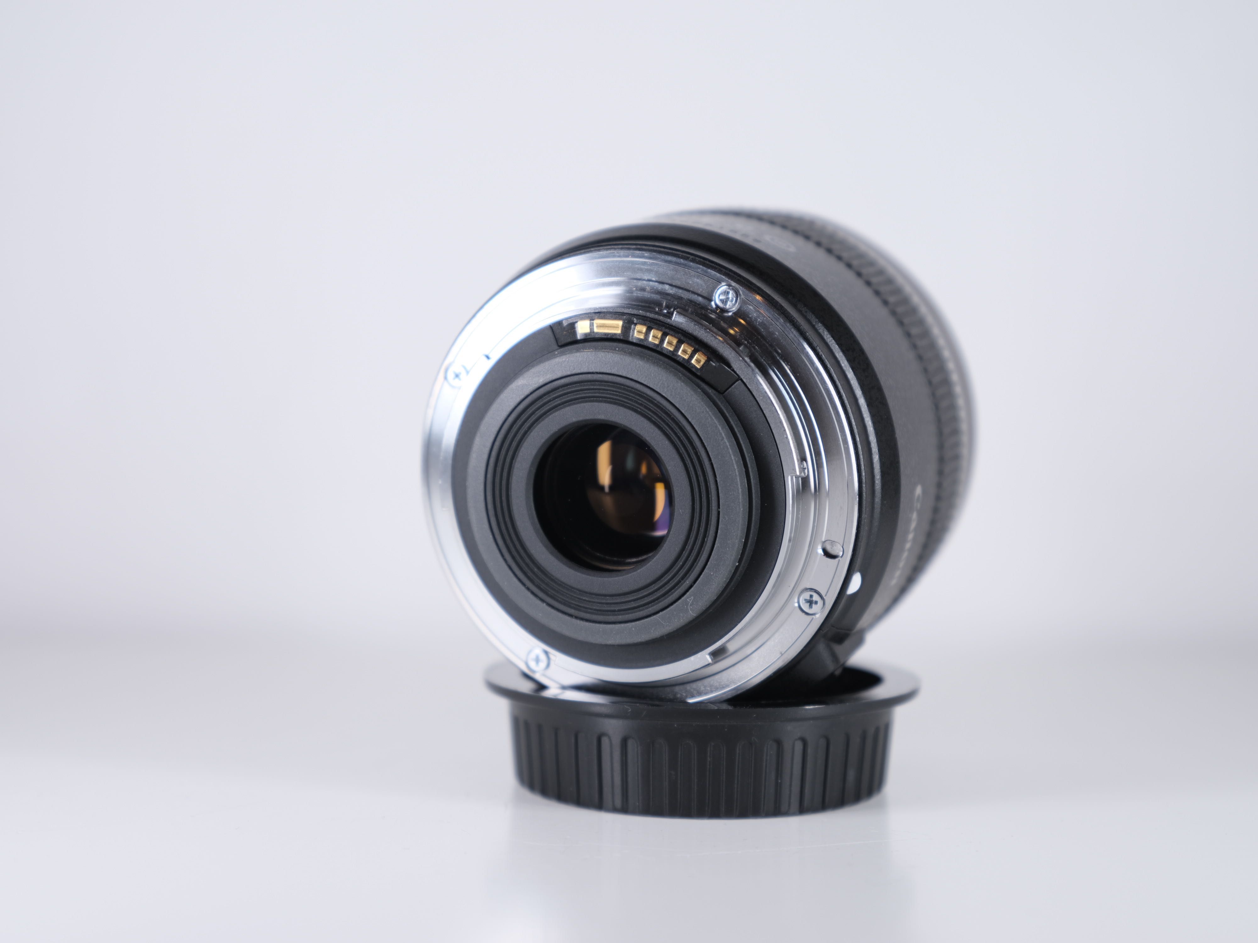 Canon EF-S 60mm f/2.8 Macro USM + гарантія / без передоплат