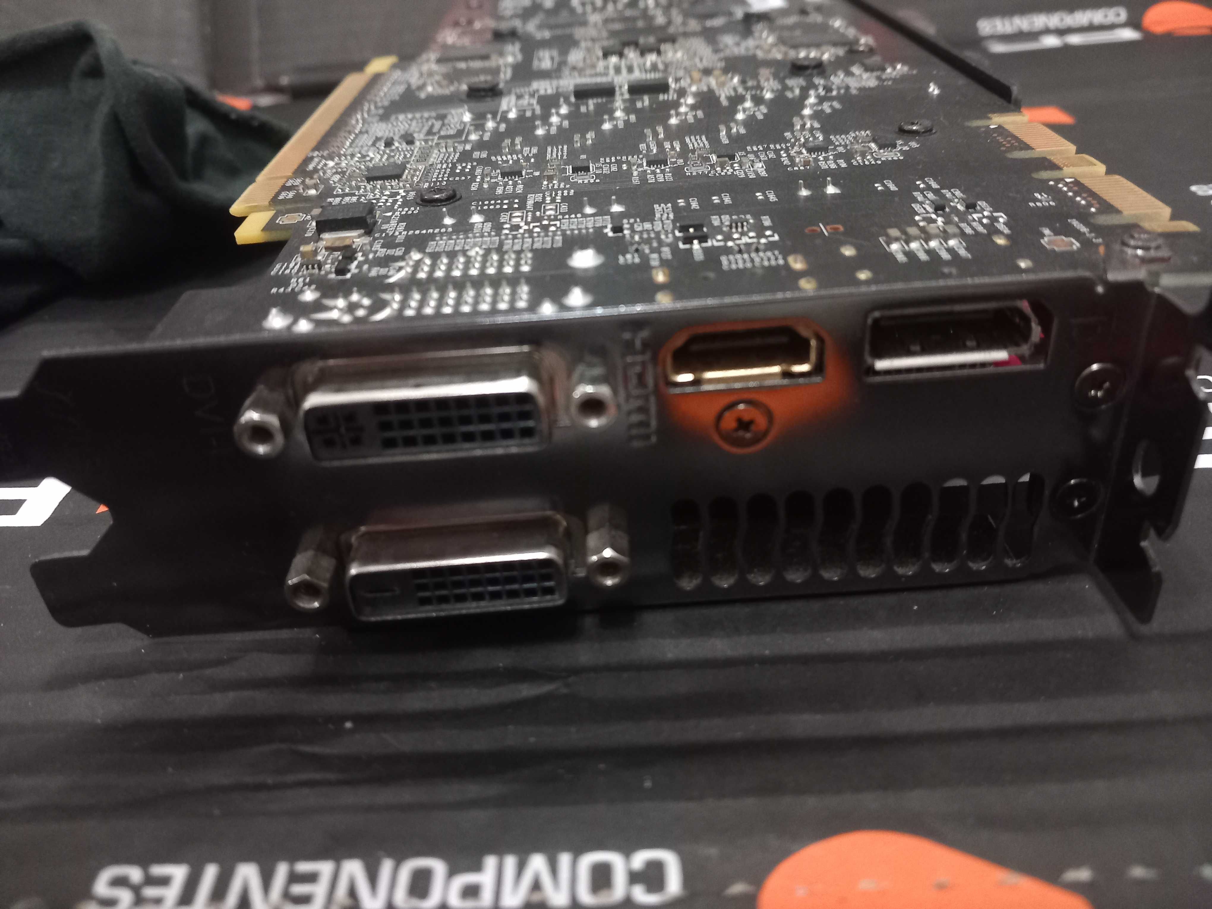 Placa gráfica GTX 970  GDDR5