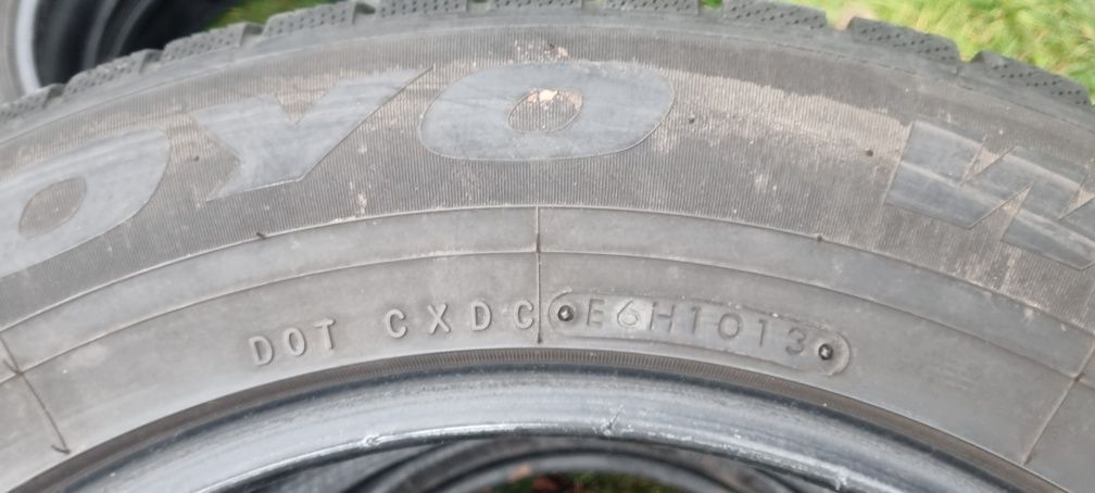 Opony zimowe Toyo 235/60R18 107V