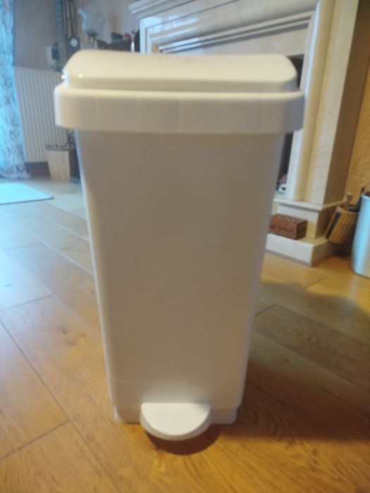 Duży Kosz na odpady 50 l.z pedałem nowy