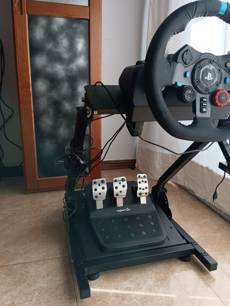 PS4 Slim 500gb e 2 comandos + Logitech G29+suporte volante pedais
