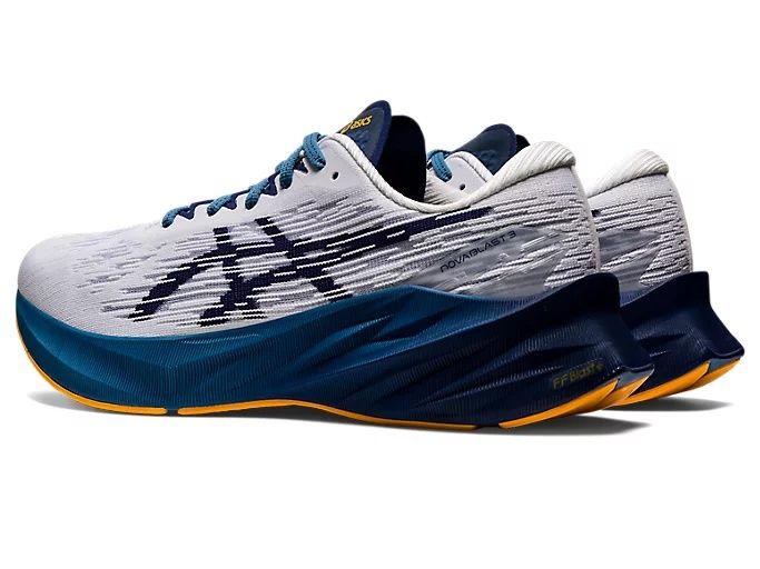 Розпродаж залишків Asics Novablast 3 Кроси Асікс Літні кросівки