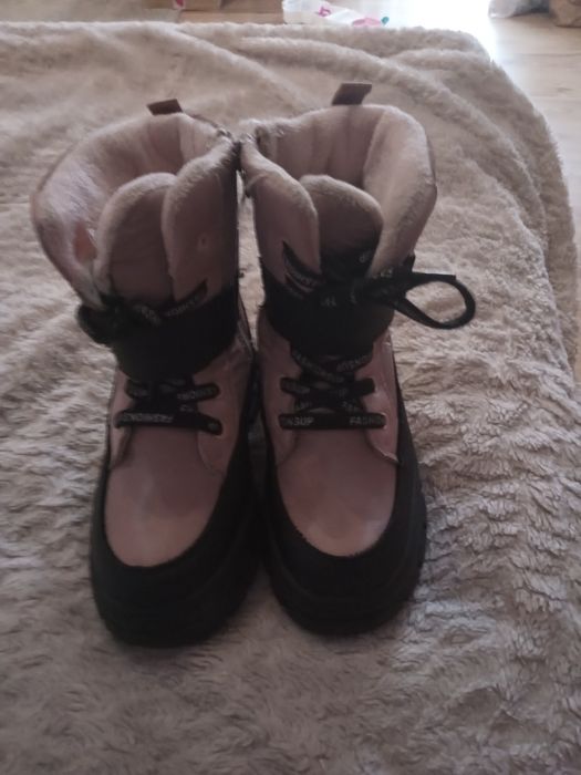 Sprzedam śniegowce dla dziewczynki