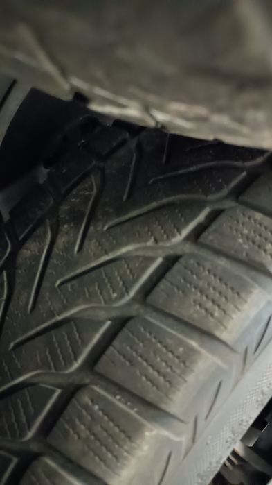 Opony zimowe komplet 215/65 R17